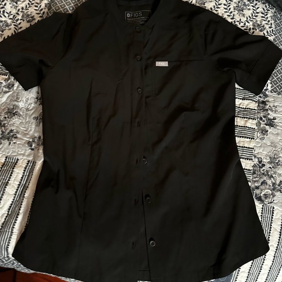 (Sold) Figs button up top xs - Picture 1 of 2